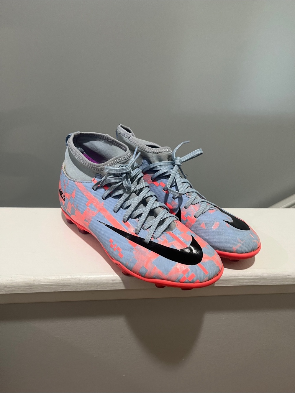 Nike Youth Soccer Cleats Light Blue Pink Coral JR SUPERFLY 9 CLUB MDS FG/MG 4.5